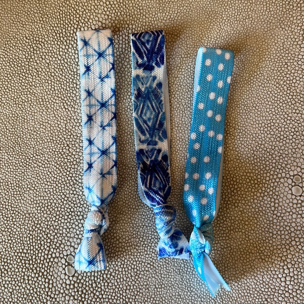 Hair Ties —-